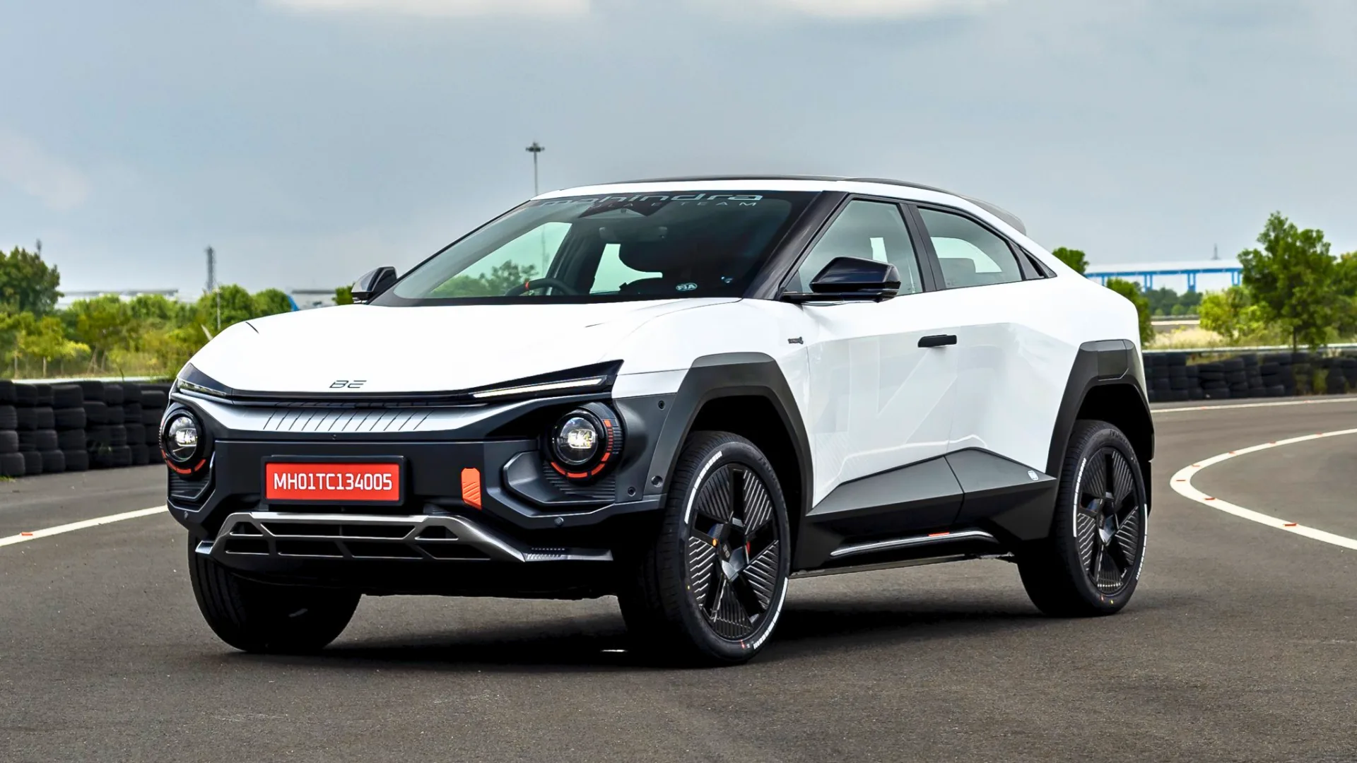 Mahindra BE 6 — The Electric Coupe-SUV Advancing India’s EV Future