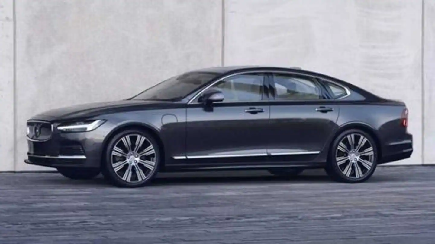 Volvo S90 – Premium Luxury Sedan with Executive Presence