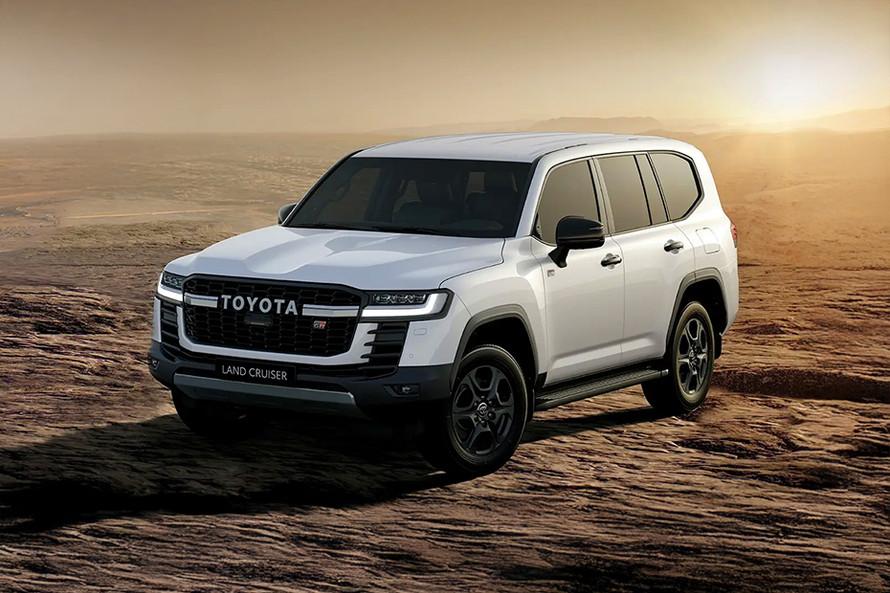 The New Toyota Land Cruiser 300: Luxury Meets Legendary Off-Road Performance